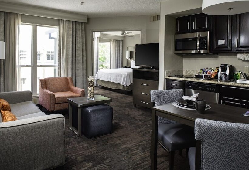 Suite Adaptée aux Personnes à Mobilité Réduite, Addison Suites