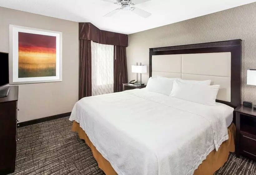 キングサイズベッドのスイートルーム, Homewood Suites By Hilton Indianapoliskeystone Crossing
