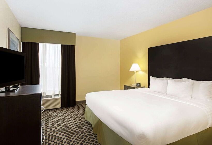 Люкс, La Quinta Inn & Suites By Wyndham Salina