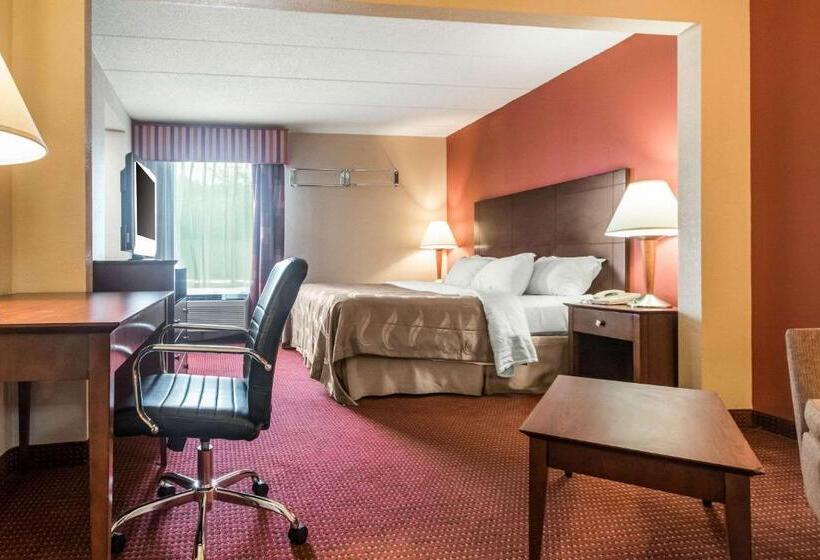 스위트 킹사이즈 침대, Quality Inn & Suites