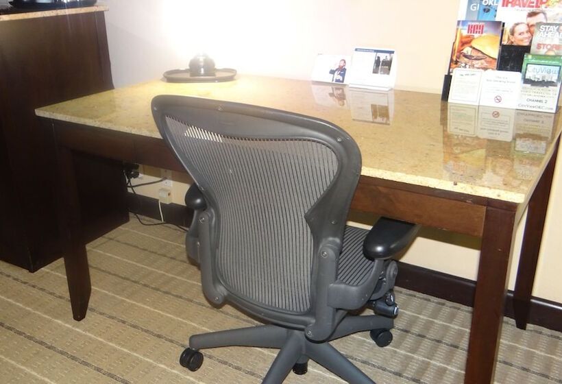 جناح لذوى الاحتياجات الخاصة, Wyndham Garden Oklahoma City Hotel & Conference Ctr Near Airport, Fairgrounds Paycom & I40