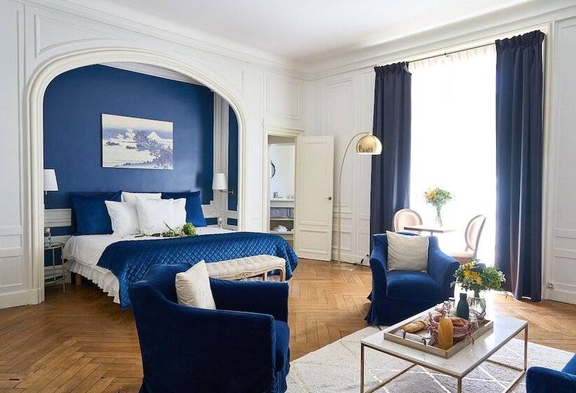 جناح جونيور, Domaine De La Commanderie De Ballan