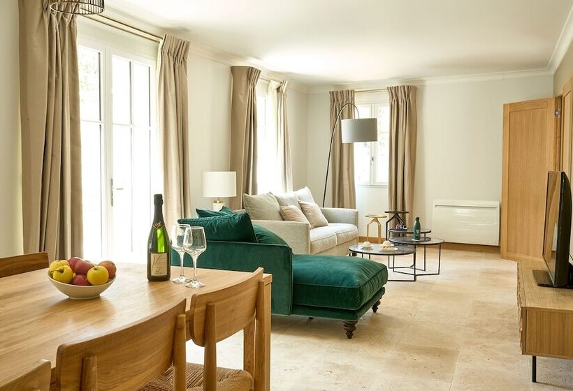 جناح ديلوكس, Domaine De La Commanderie De Ballan