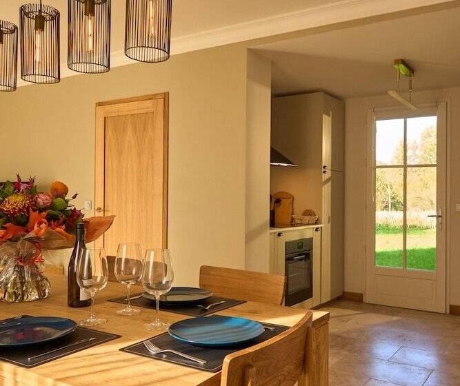 جناح ديلوكس, Domaine De La Commanderie De Ballan