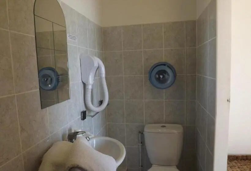 ベーシックインサイドルーム, Hôtel Le Carnon