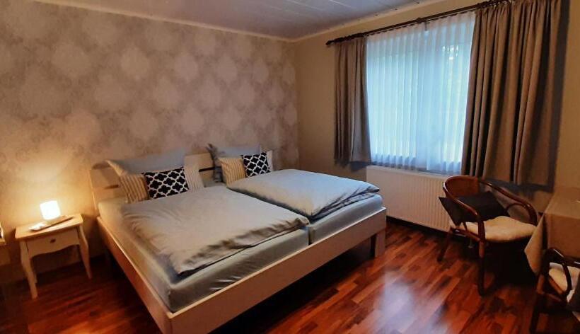 Номер Стандарт Вид на Сад, Motel Hamberger Krug