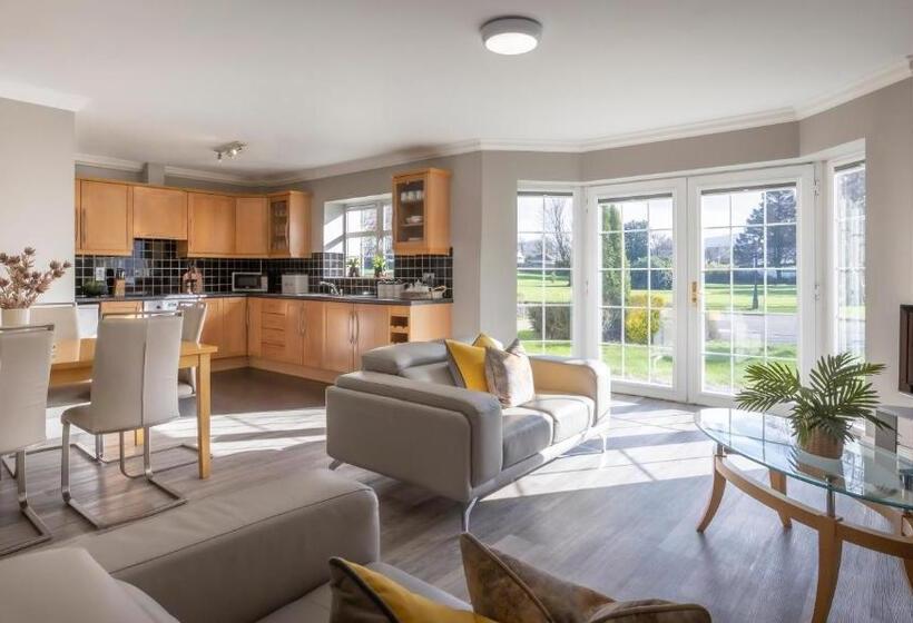 带2个卧室的公寓, The Gleneagle River Apartments