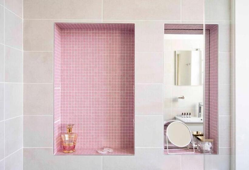 기본룸, Quand La Ville Dort