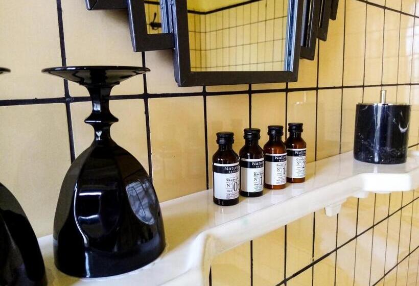 디럭스 룸, Quand La Ville Dort