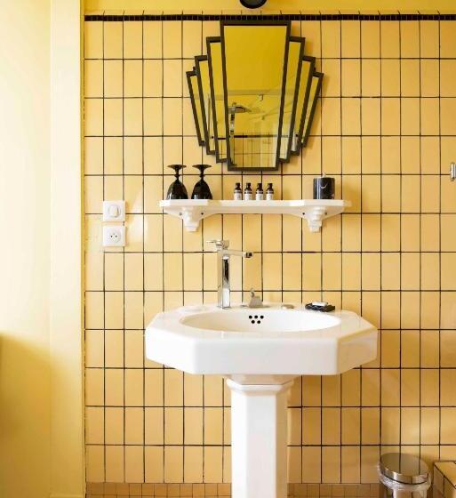 디럭스 룸, Quand La Ville Dort