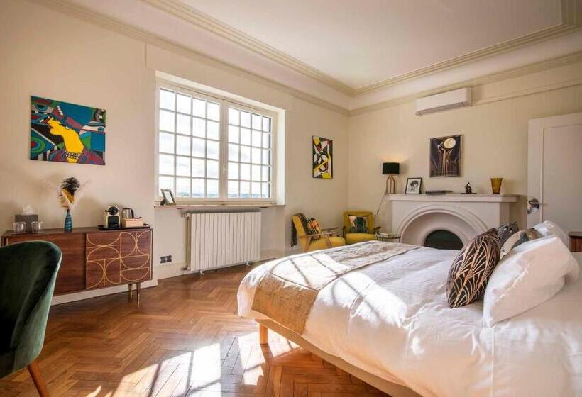 디럭스 룸, Quand La Ville Dort