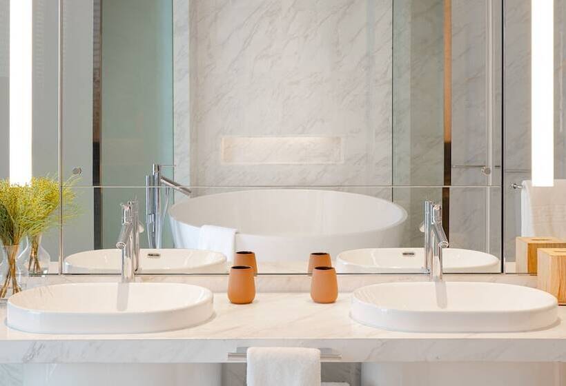 Люкс Семейный 2 Спальни, Kimpton Maalai Bangkok An Ihg