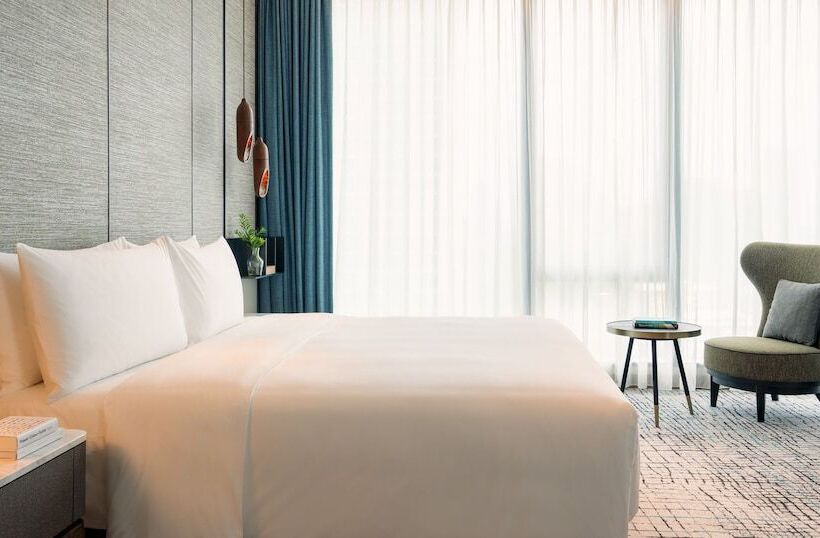Люкс Семейный 2 Спальни, Kimpton Maalai Bangkok An Ihg