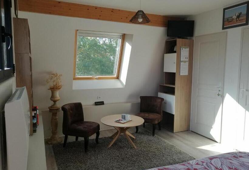 标准房带园景, La Petite Charnasserie