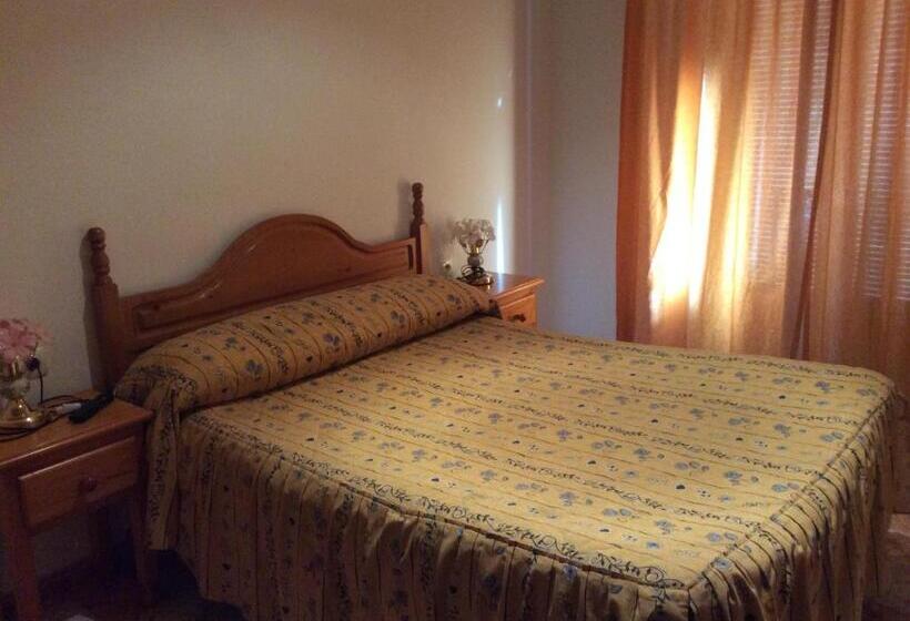 اتاق استاندارد با سرویس بهداشتی مشترک, Pensión Princesa