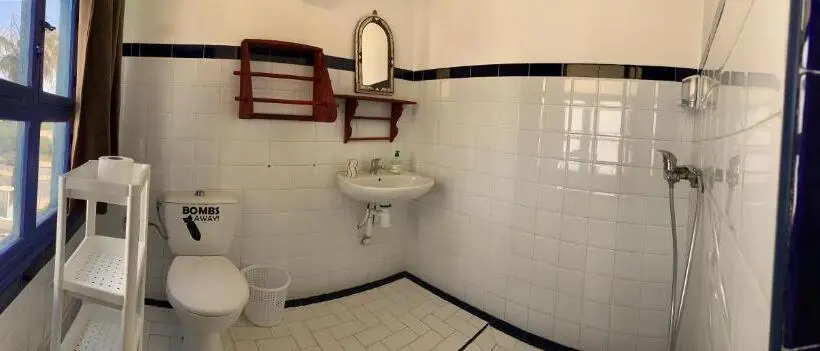 スタンダード４人部屋, The Spot
