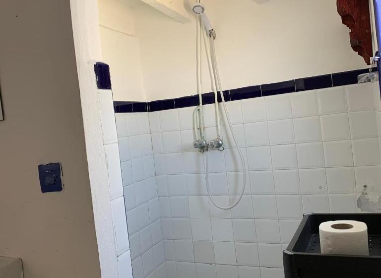 סוויטת ג'וניור עם טרסה, The Spot