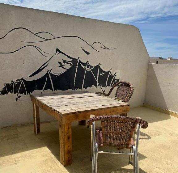 סוויטת ג'וניור עם טרסה, The Spot