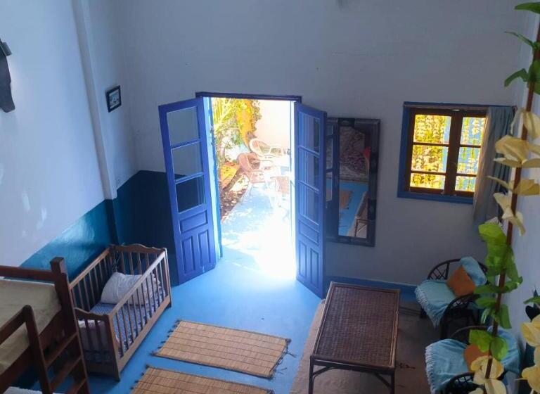 סוויטת ג'וניור משפחתית, The Spot