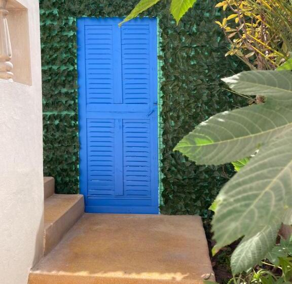 סוויטת ג'וניור משפחתית, The Spot