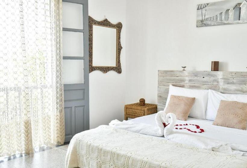 חדר סטודיו סטנדרד, The Spot