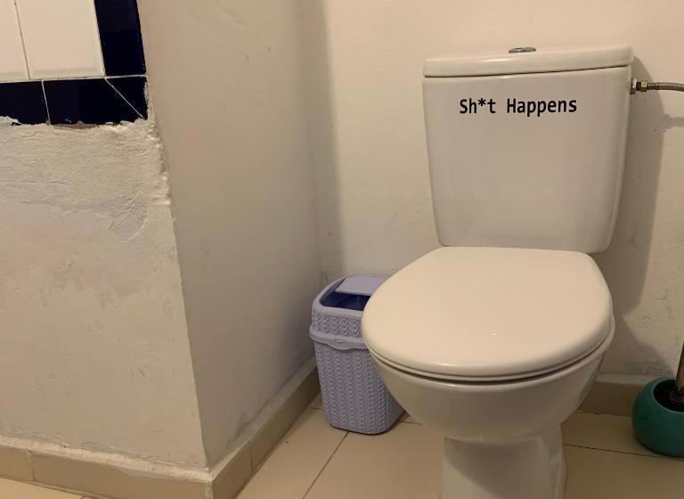 חדר סטודיו סטנדרד, The Spot