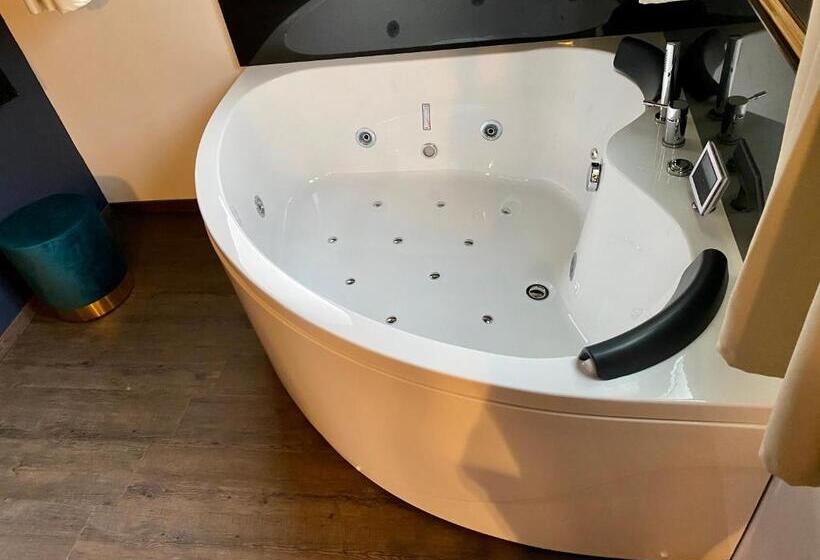 Люкс с гидромассажем, Salon Boyer