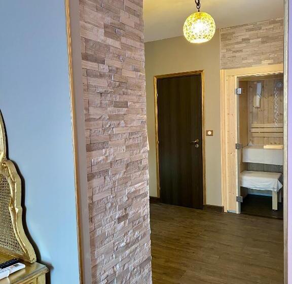 סוויטה, Salon Boyer