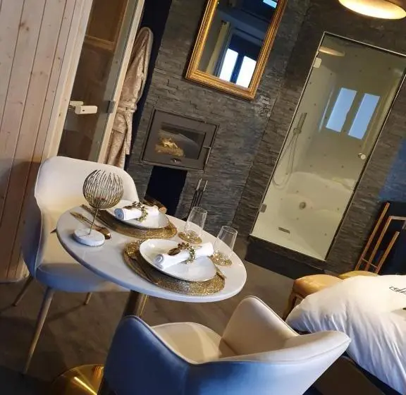 سوئیت با وان آب گرم, Salon Boyer