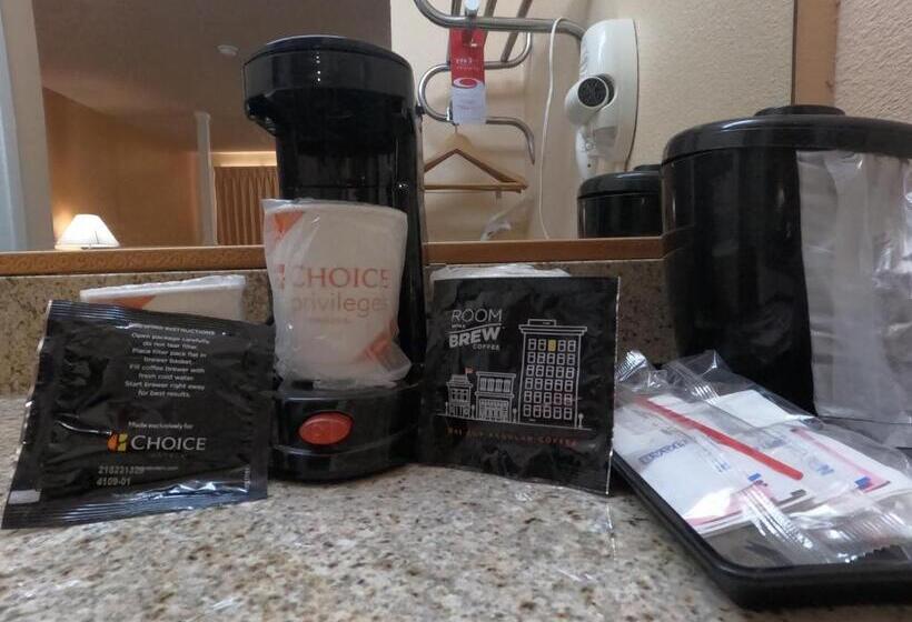 غرفة قياسية سرير كينج لذوى الإحتياجات الخاصة, Econo Lodge Inn & Suites Downtown Northeast Near Fort Sam Houston