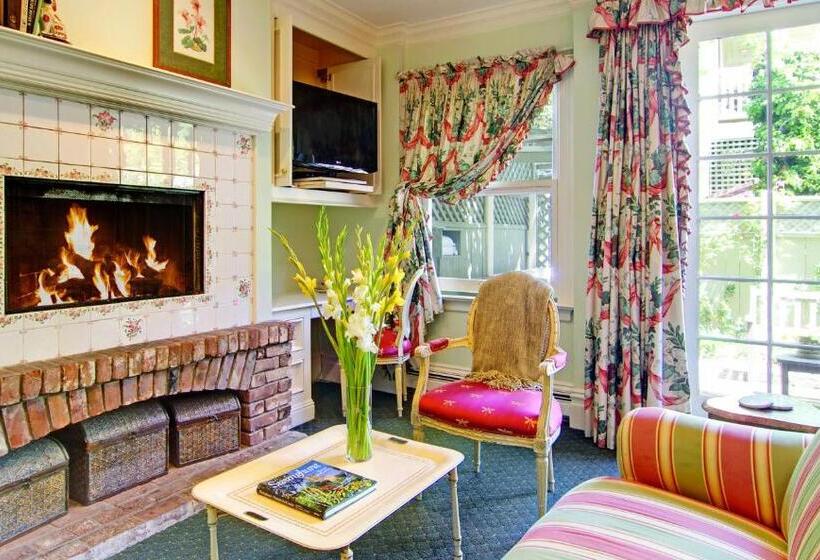 غرفة قياسية سرير ملكى, Inn At Depot Hill