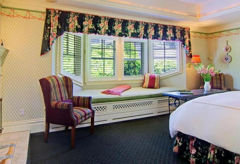 إستوديو قياسى سرير ملكى, Inn At Depot Hill