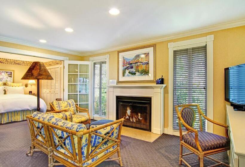 جناح سرير ملكى, Inn At Depot Hill