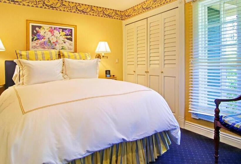 جناح سرير ملكى, Inn At Depot Hill