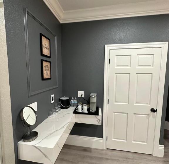 إستوديو ديلوكس, Inn At Depot Hill