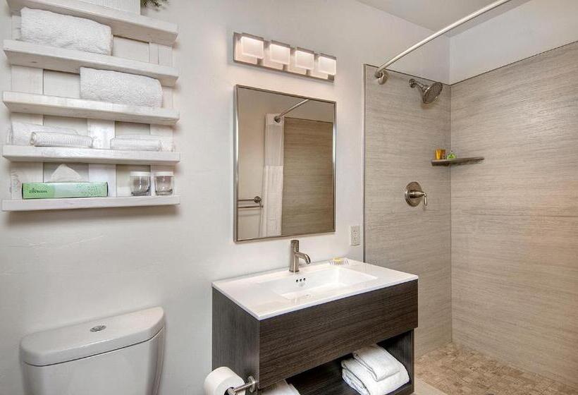 غرفة ديلوكس سرير كينج, The Inn At Pasatiempo