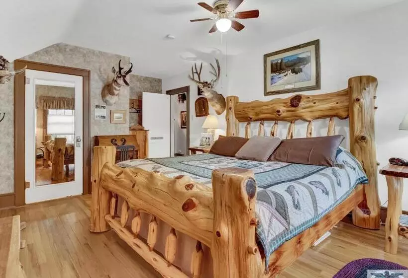 اتاق استاندارد با تخت بزرگ, Robins Nest Bed & Breakfast
