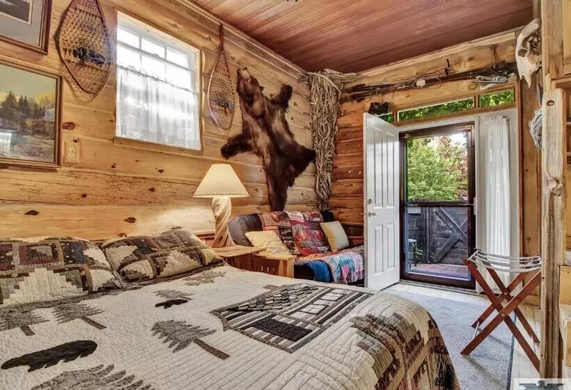 اتاق لوکس, Robins Nest Bed & Breakfast
