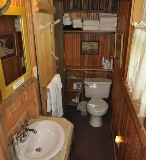 اتاق لوکس, Robins Nest Bed & Breakfast