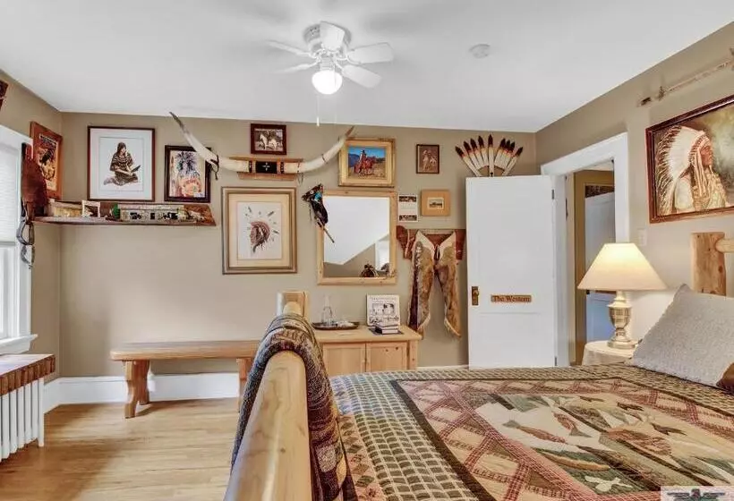 اتاق استاندارد, Robins Nest Bed & Breakfast