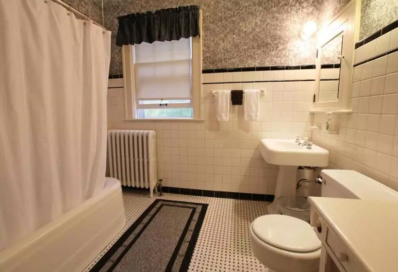 اتاق استاندارد, Robins Nest Bed & Breakfast