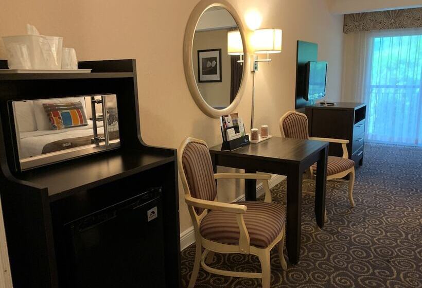 Номер Deluxe, Tiki Resort   Lake George