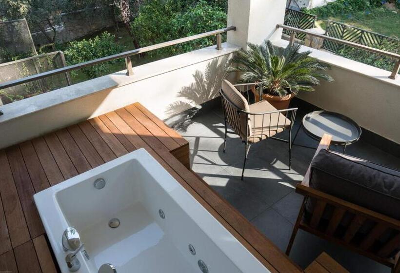 اتاق لوکس چهار تخته, Melanippe Relaxing Hotel   Adults Only