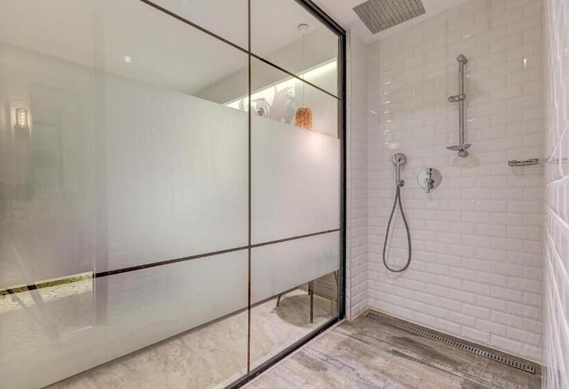 اتاق لوکس با تخت بزرگ, Melanippe Relaxing Hotel   Adults Only