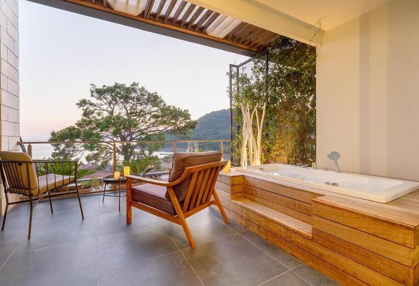 اتاق لوکس با تخت بزرگ, Melanippe Relaxing Hotel   Adults Only