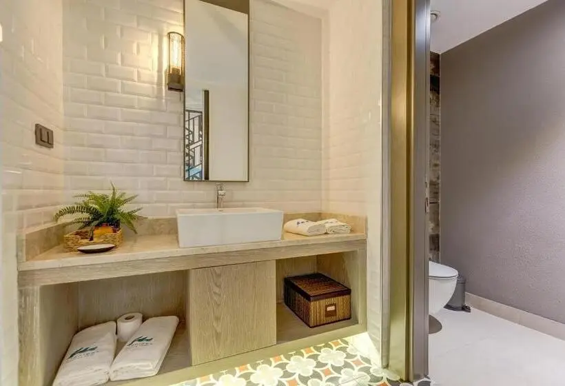 اتاق لوکس با تخت دو نفره بزرگ, Melanippe Relaxing Hotel   Adults Only