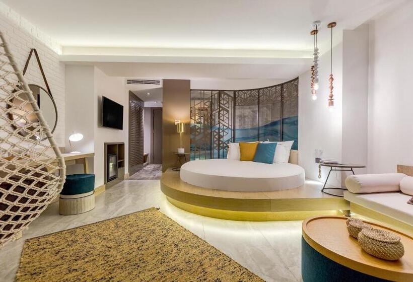 اتاق لوکس با تخت دو نفره بزرگ, Melanippe Relaxing Hotel   Adults Only