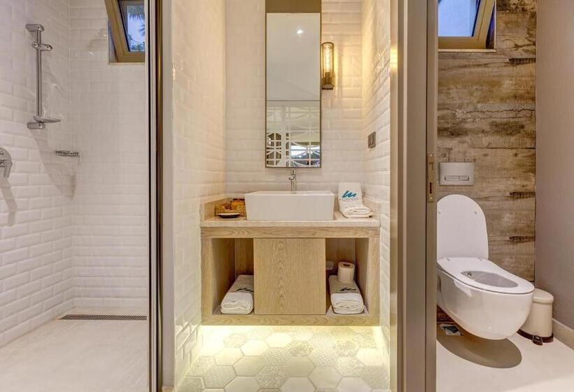 اتاق لوکس چهار تخته, Melanippe Relaxing Hotel   Adults Only