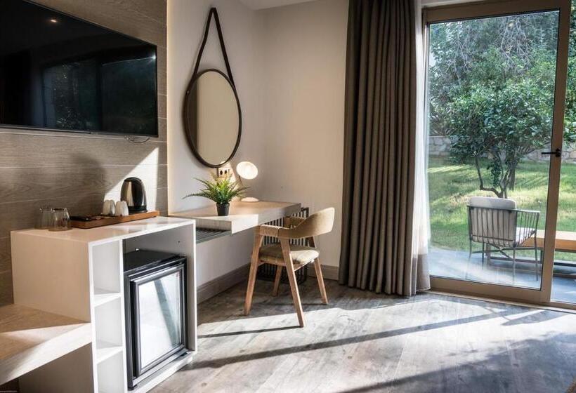 اتاق لوکس با چشم‌انداز باغ, Melanippe Relaxing Hotel   Adults Only