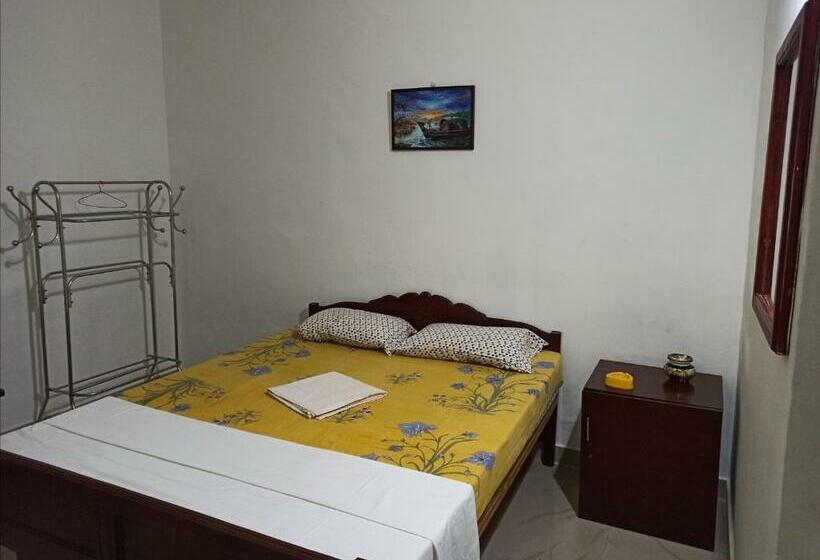 エコノミールーム, Blue Waves Beach Residency